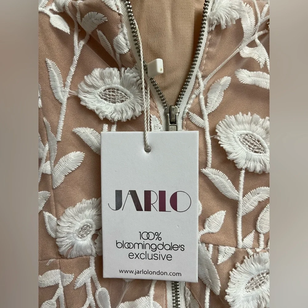 NWT JARLO of BLOOMING DALES Size 4 Ivory Lace Gown Prom Evening dress wTrain - Picture 4 of 14